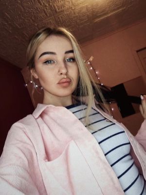 Шлюха за деньги (18 лет) работает в Симферополе (Центральный)